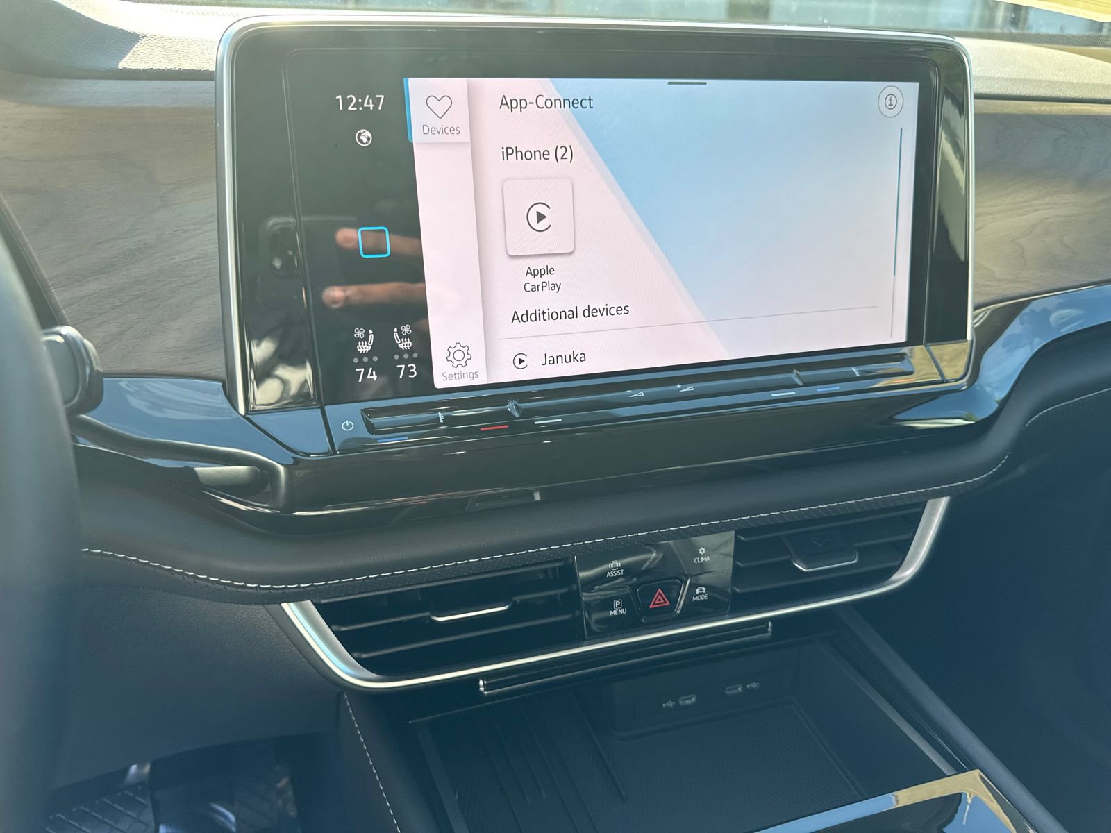 2025 Volkswagen Atlas SE