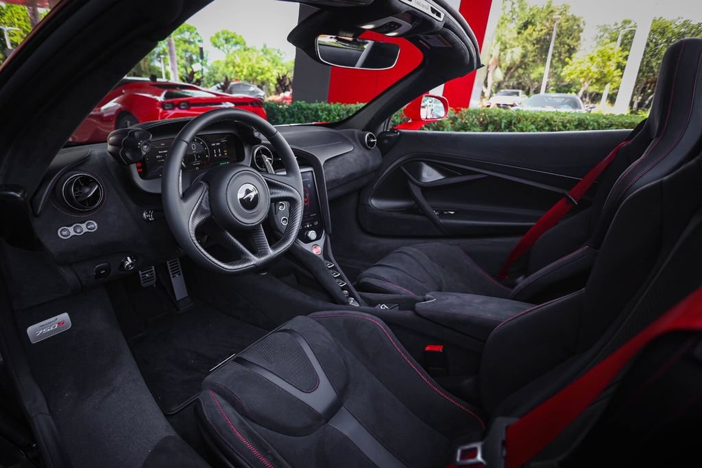 Used 2027 McLaren 750S Spider photo 35