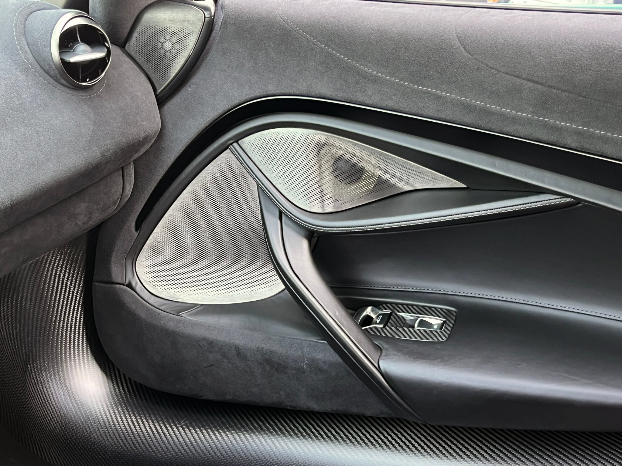 Used 2018 McLaren 720S Performance photo 36