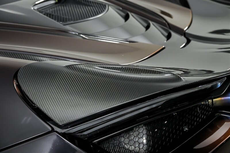 Used 2018 McLaren 720S photo 17