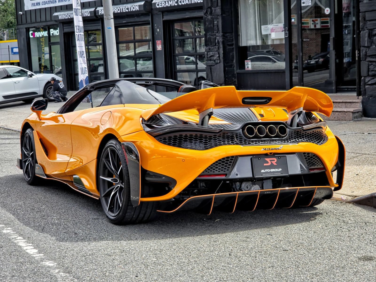 Used 2022 McLaren 765LT photo 7