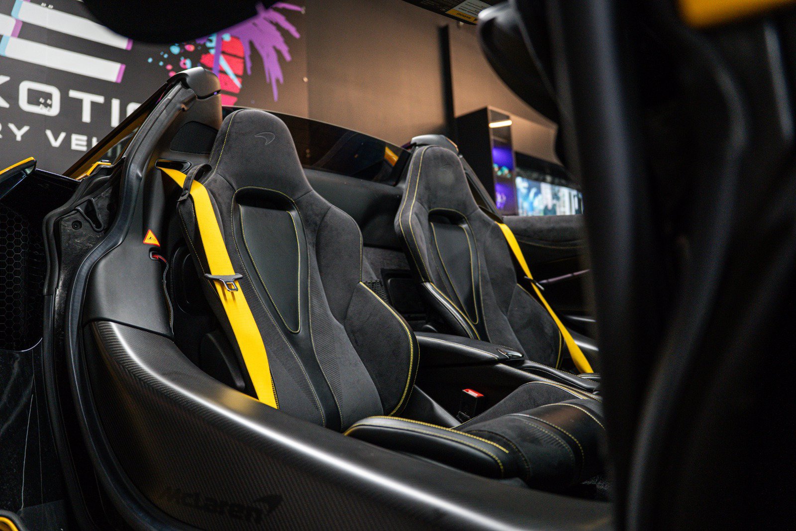 Used 2020 McLaren 720S Spider photo 19