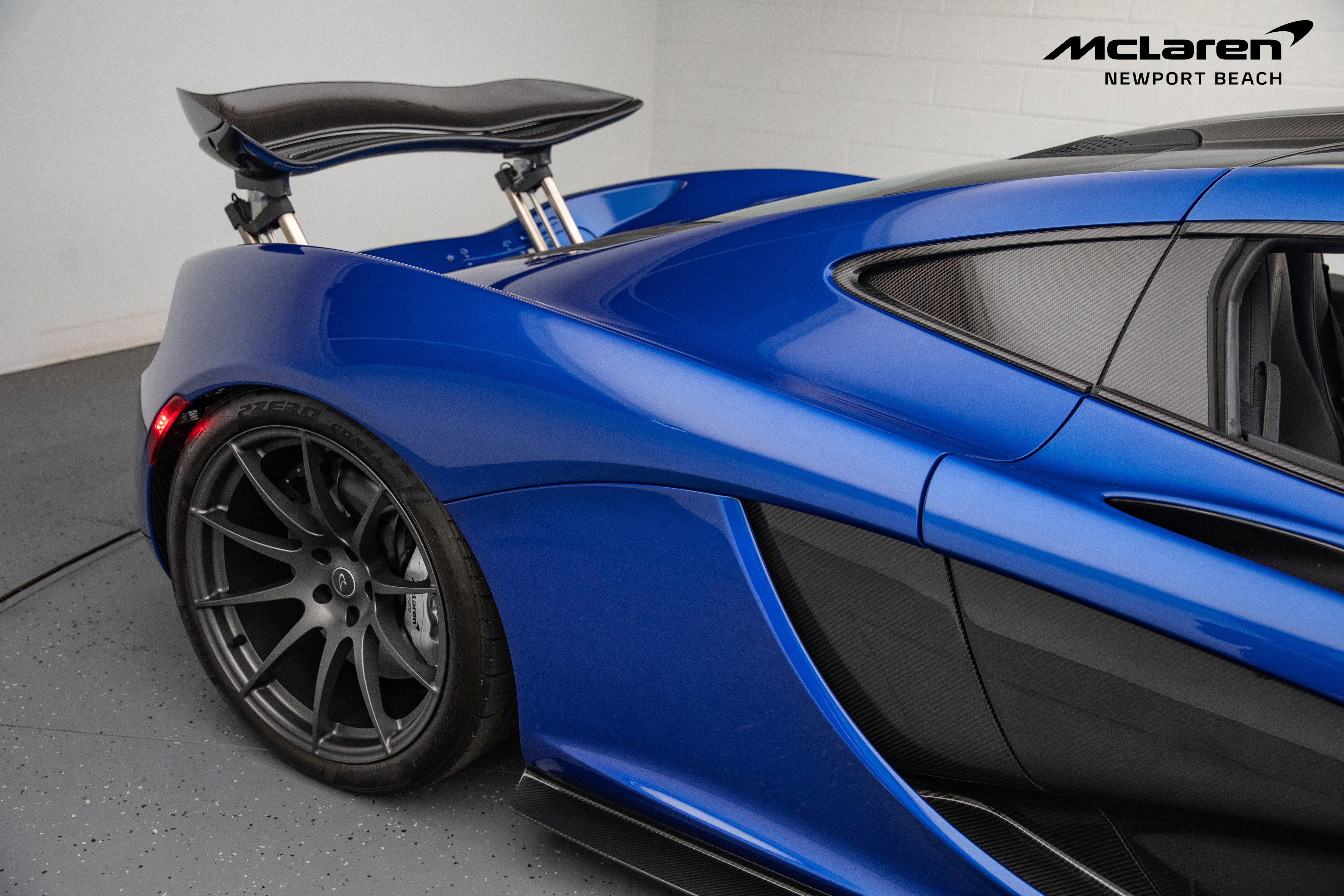 Used 2014 McLaren P1 photo 11