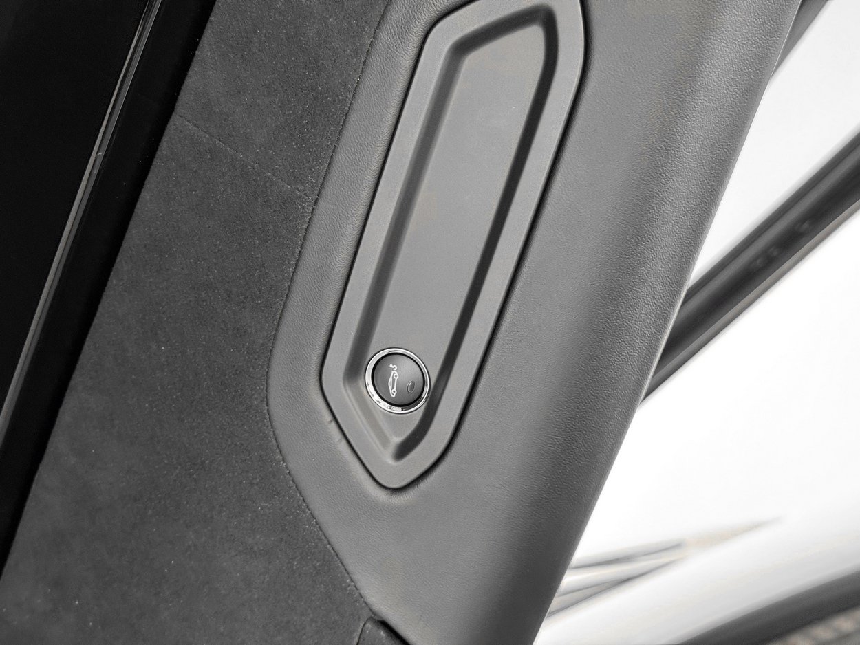 Used 2026 McLaren 750S photo 13