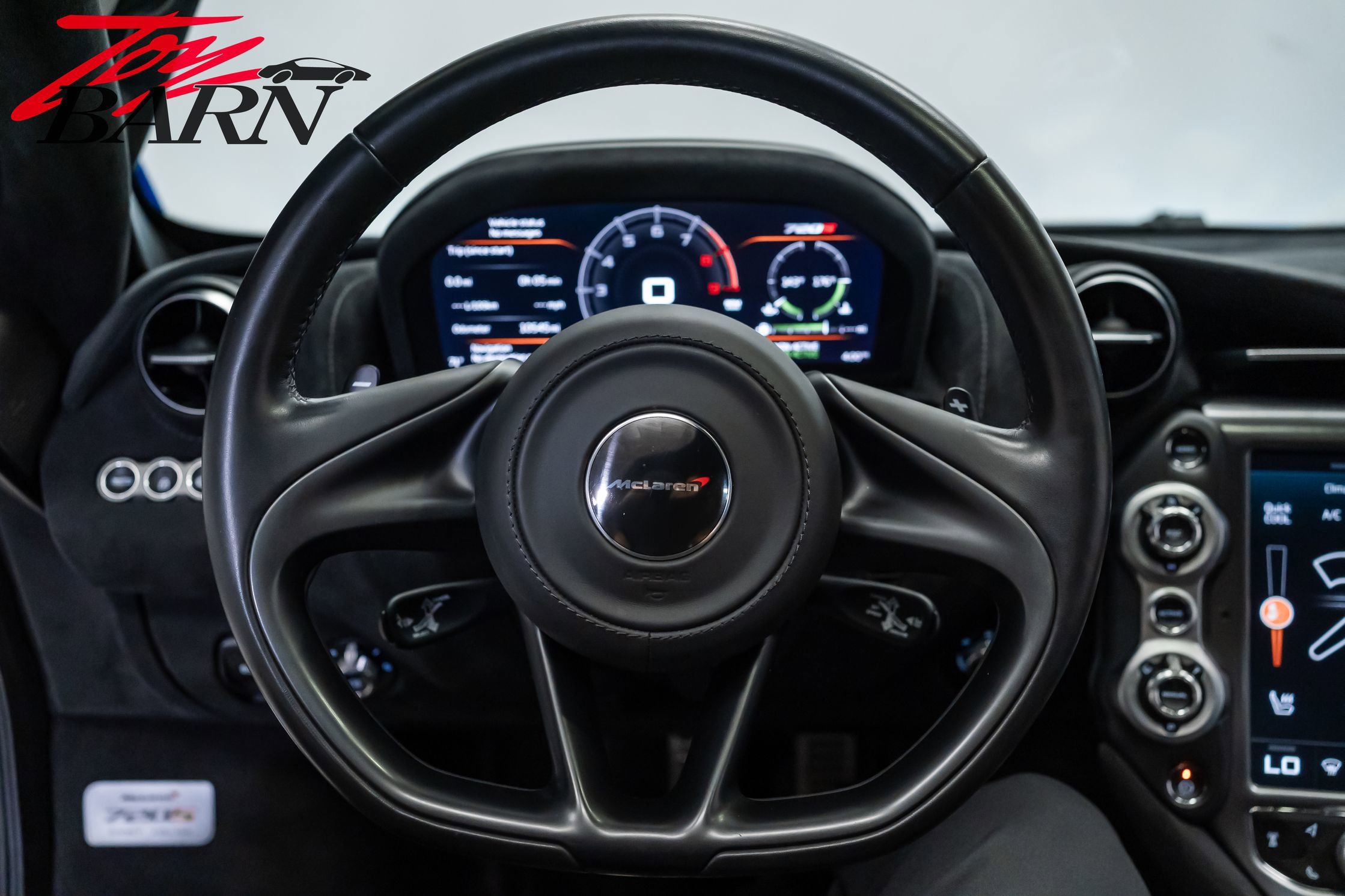 Used 2018 McLaren 720S Performance photo 28