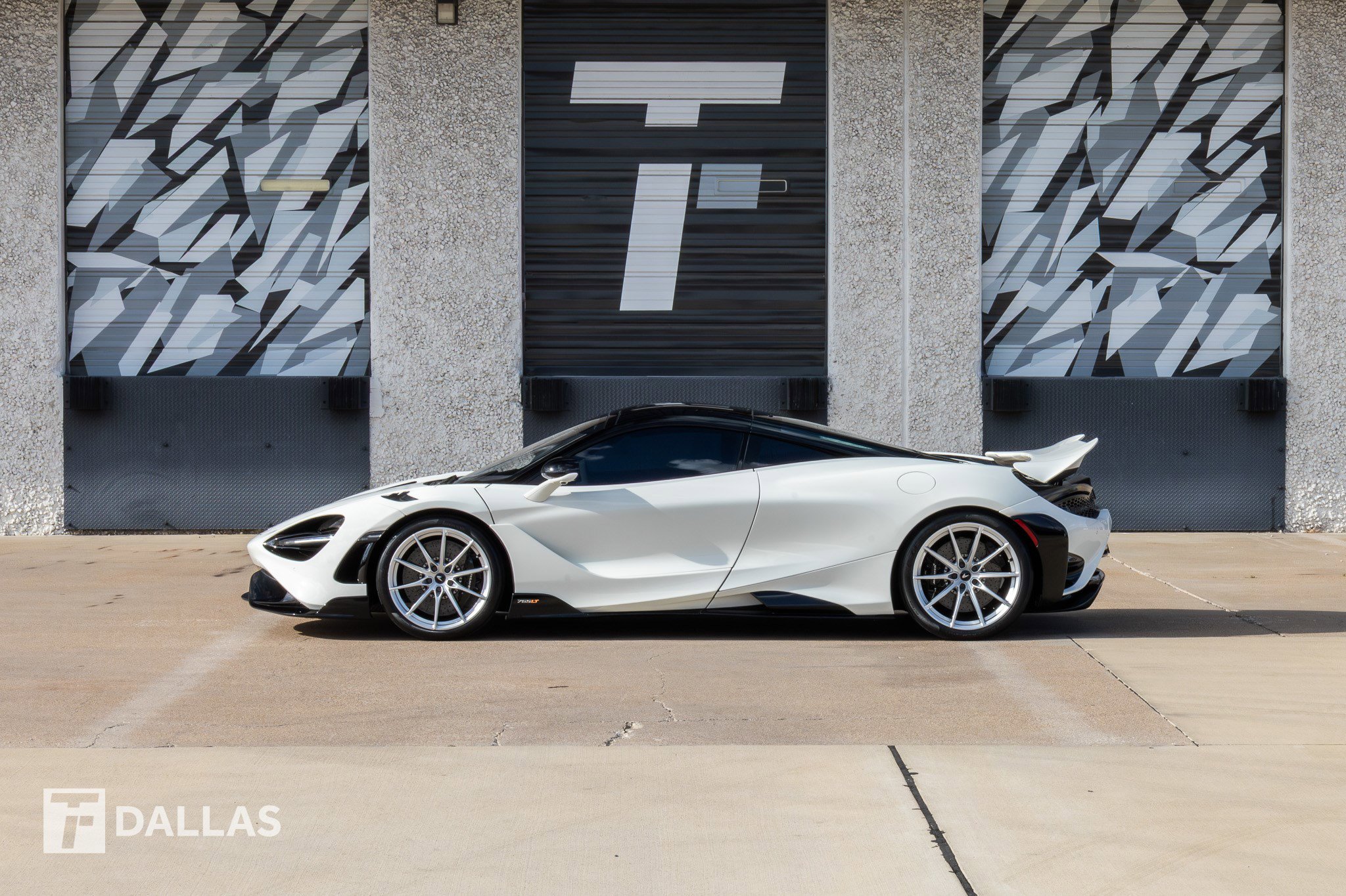 Used 2021 McLaren 765LT photo 8