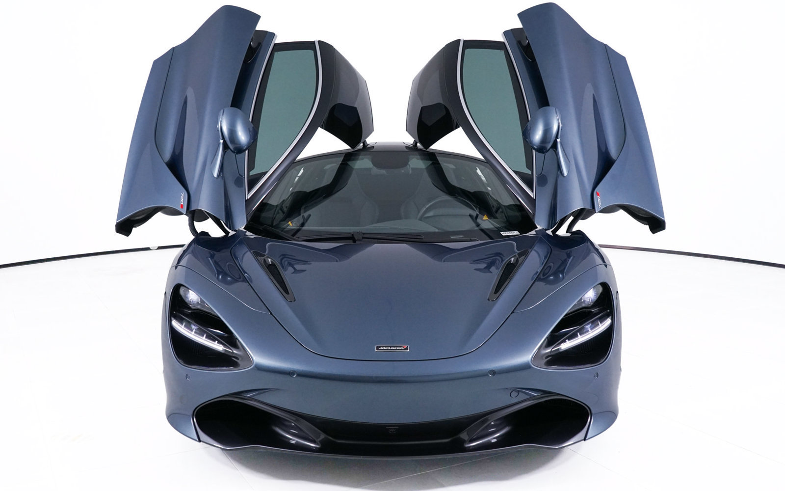 Used 2018 McLaren 720S Luxury photo 11