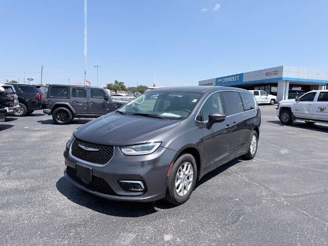 Used 2023 Chrysler Pacifica Touring-L