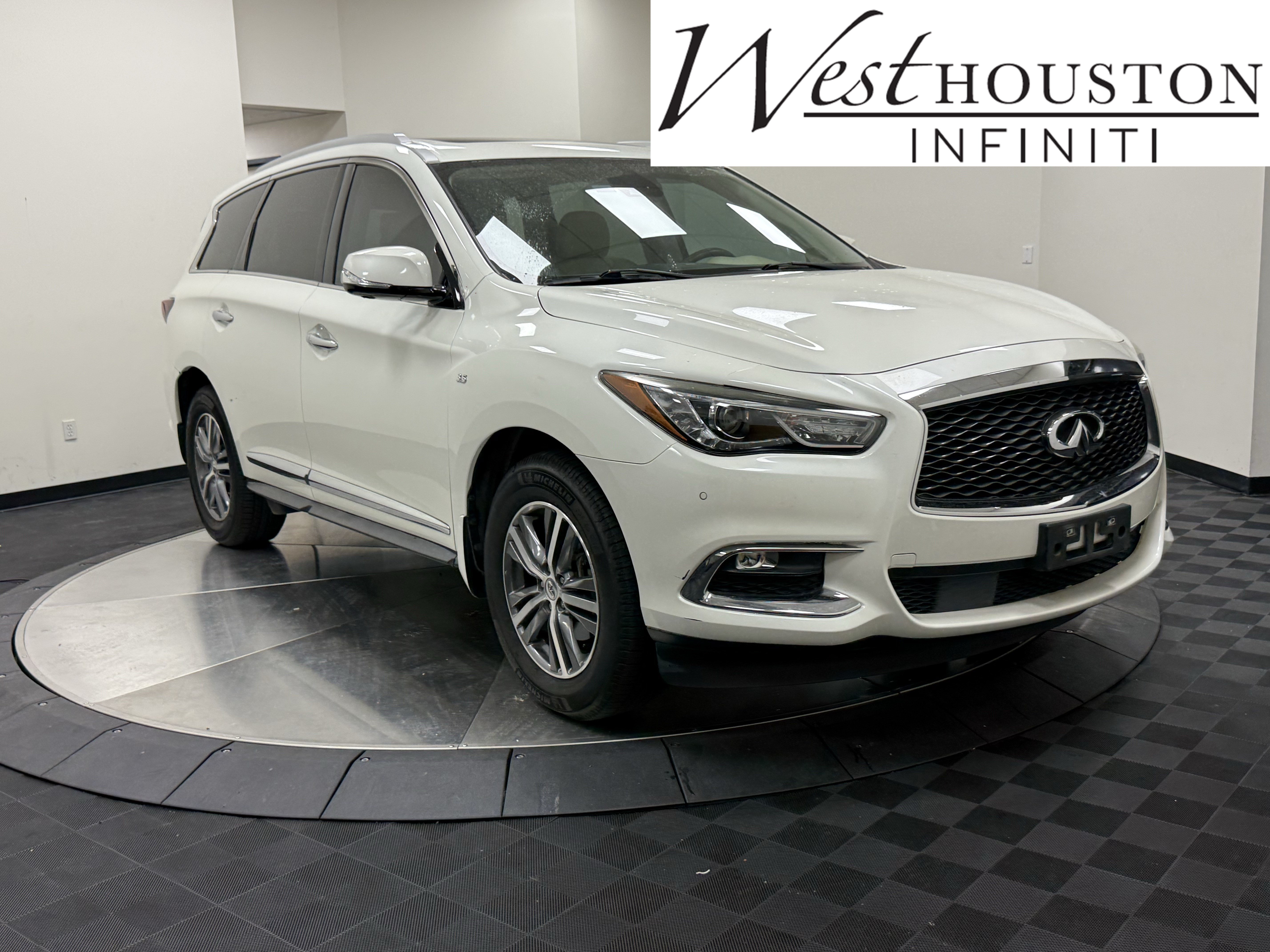 Used 2020 INFINITI QX60 Luxe w/ Essential Package