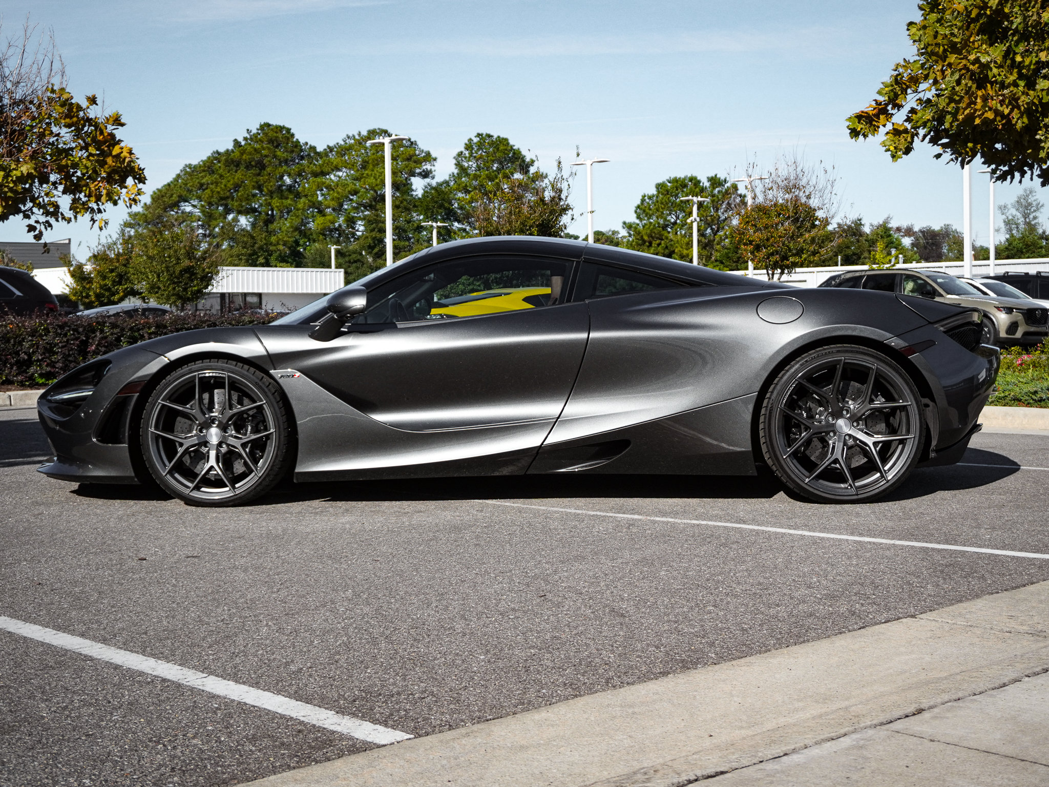 Used 2018 McLaren 720S Luxury photo 9
