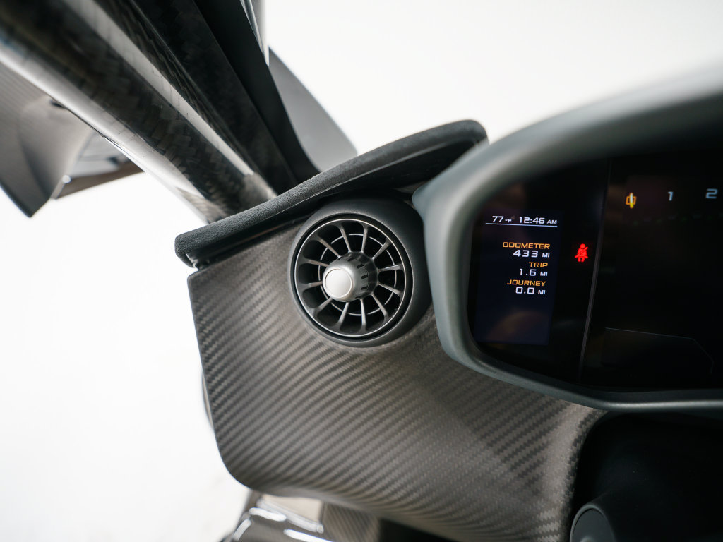 Used 2015 McLaren P1 photo 48
