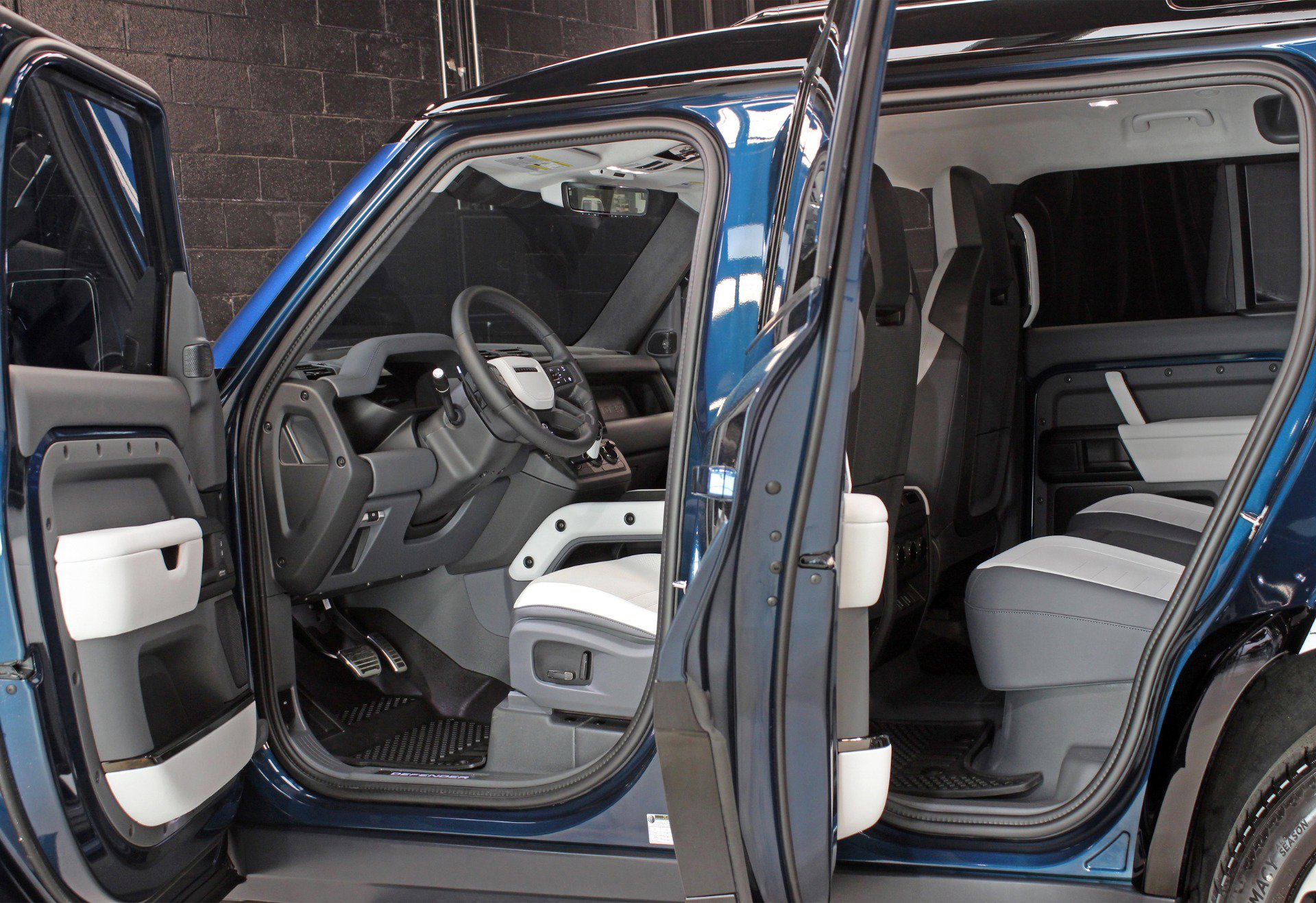 2026 Land Rover Defender 110