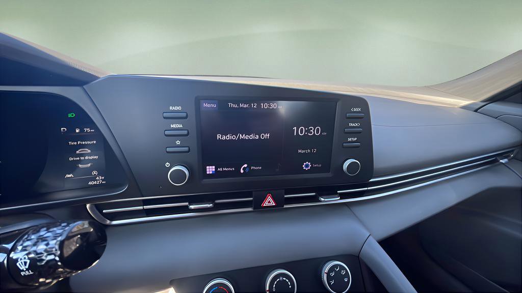 2022 Hyundai Elantra SE