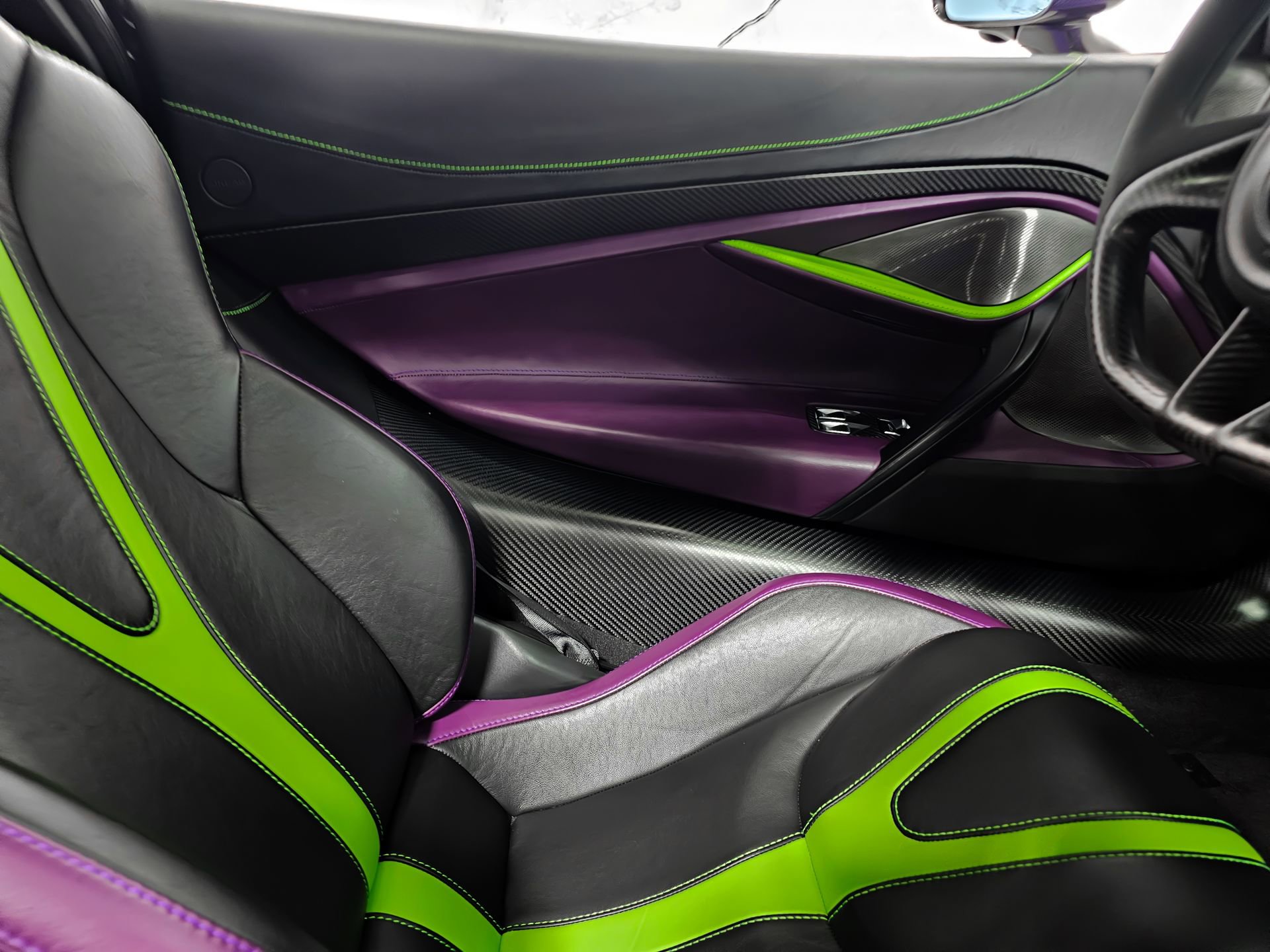 Used 2019 McLaren 720S photo 39