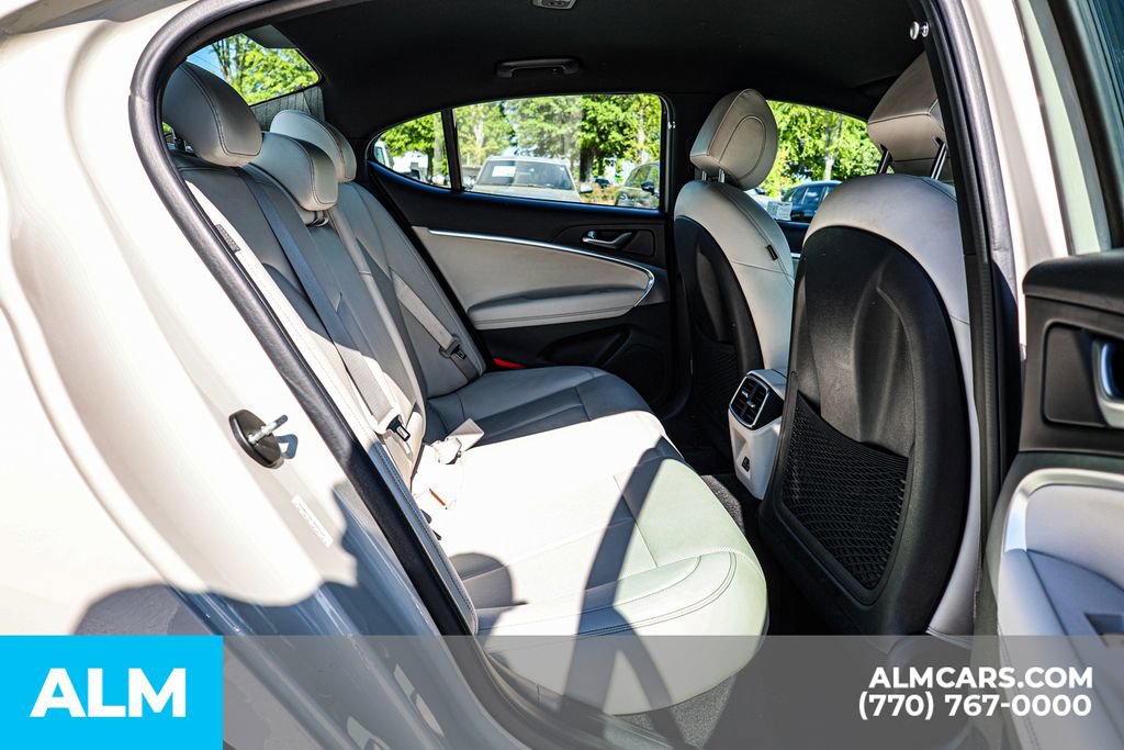 2025 Genesis G70 2.5T