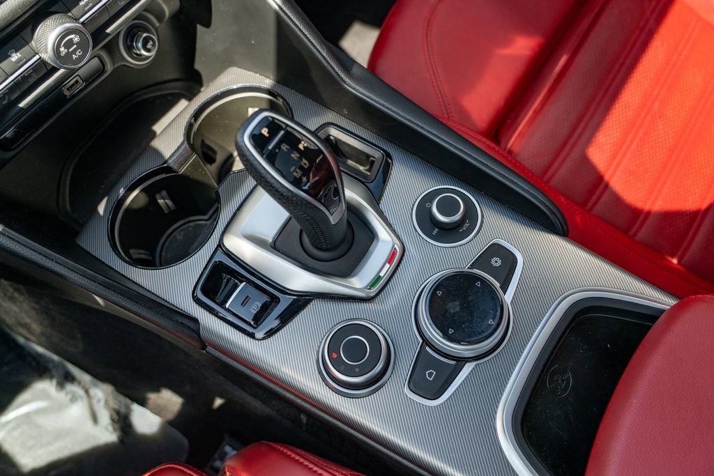 2022 Alfa Romeo Giulia Veloce