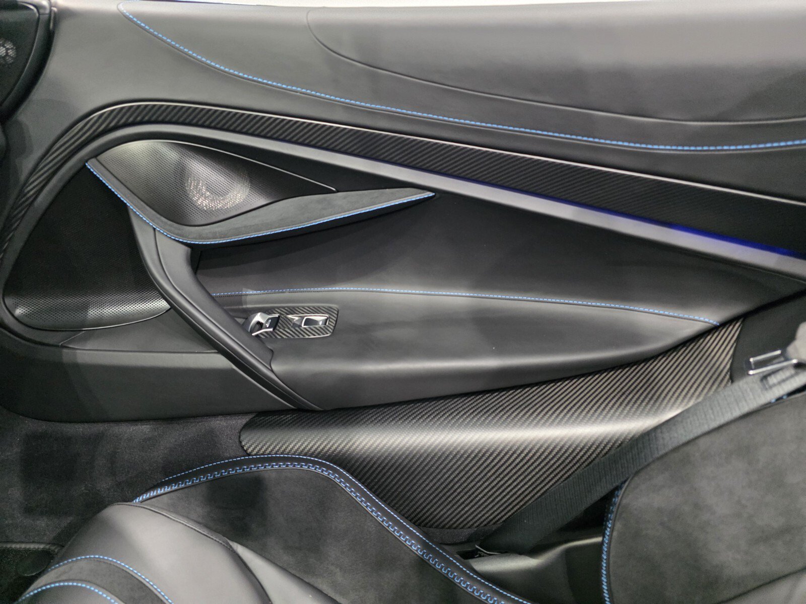 Used 2024 McLaren 750S Spider photo 12