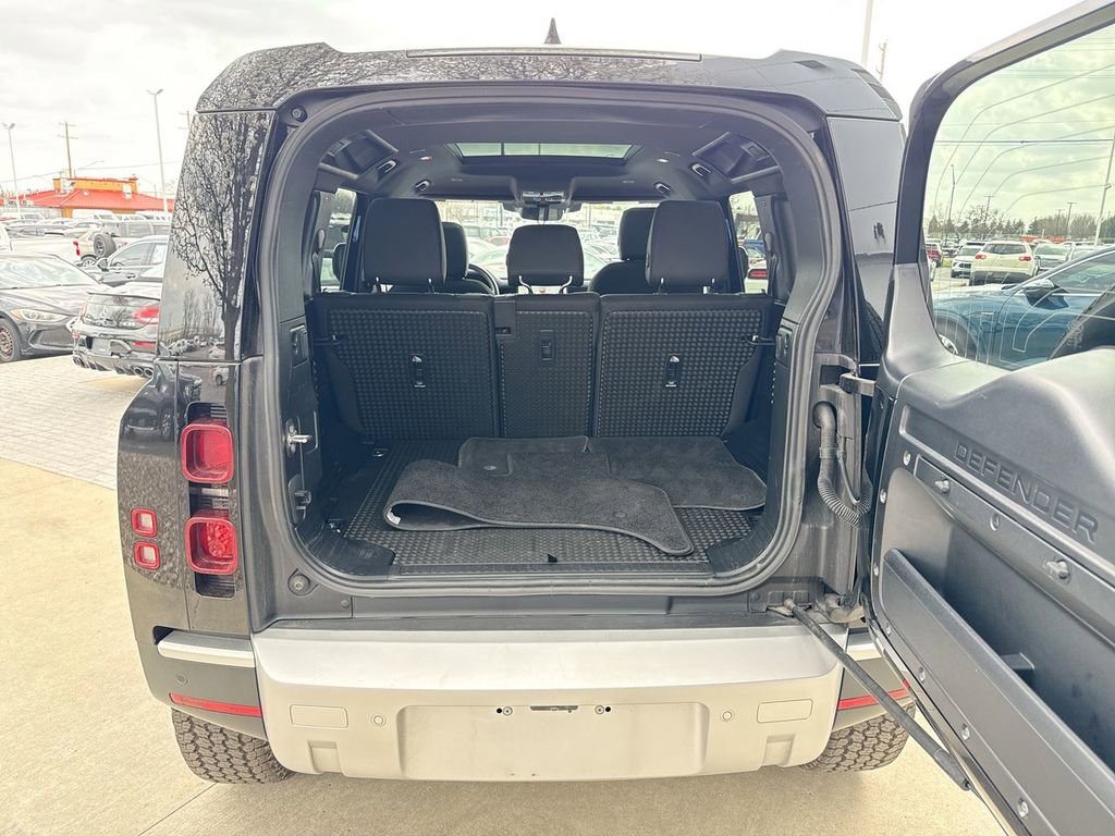 2025 Land Rover Defender 110 S