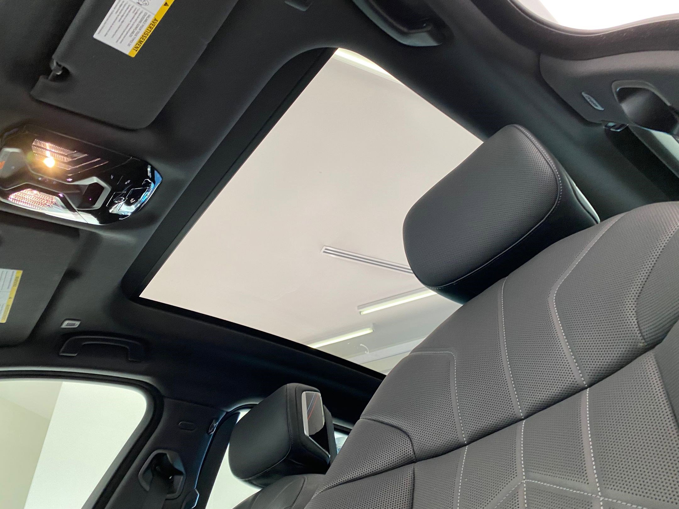 2024 BMW 750e xDrive