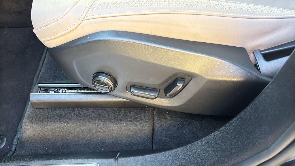 2025 Volvo Xc90 B5 Plus