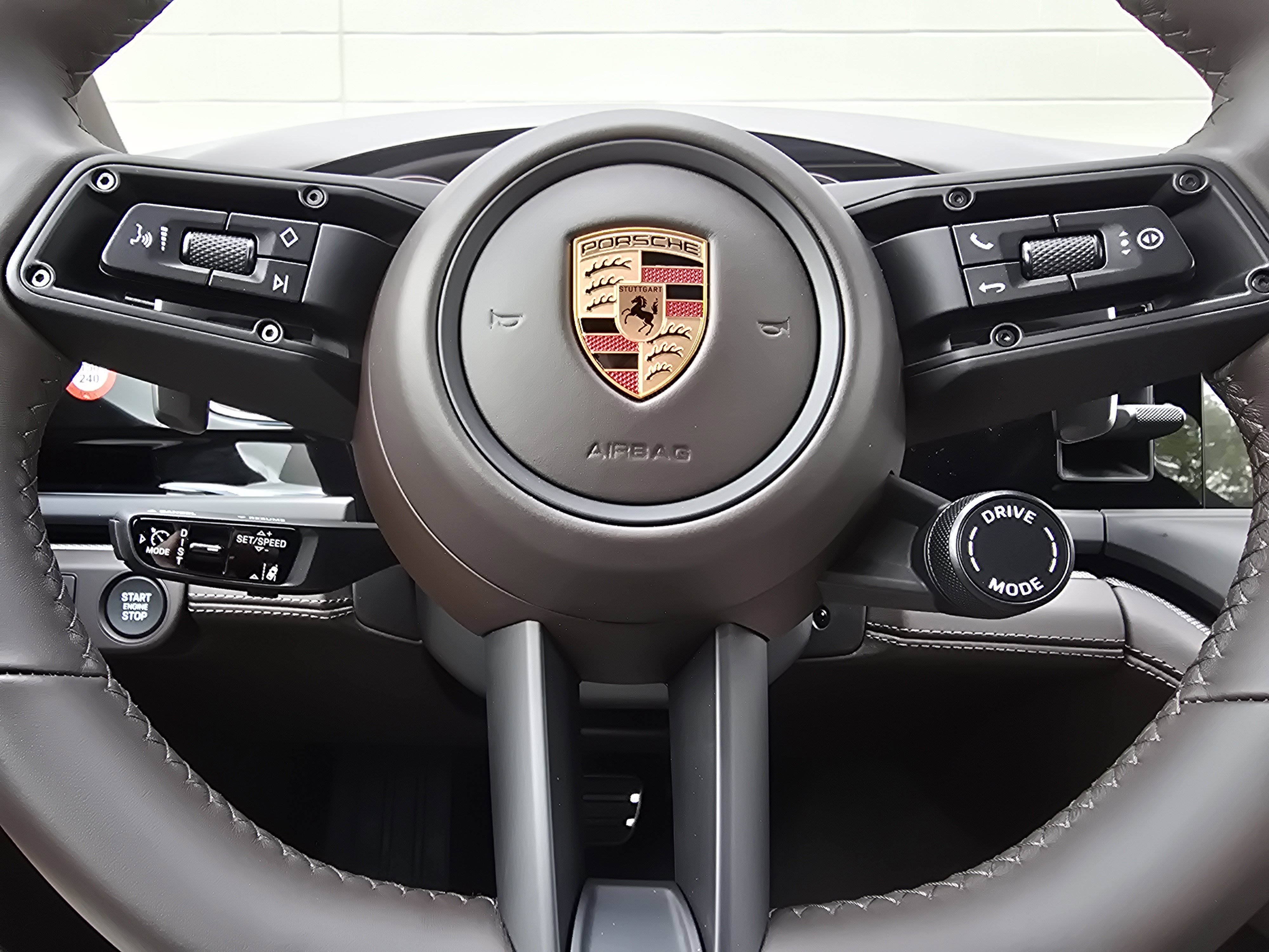 2025 Porsche Panamera 4