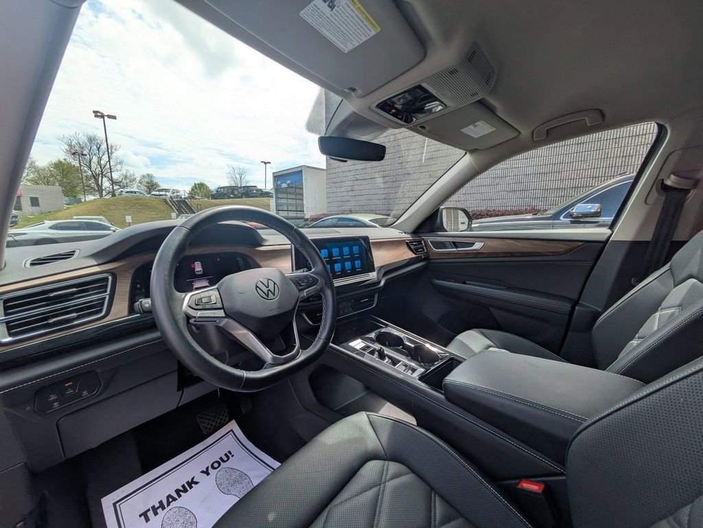 2025 Volkswagen Atlas SE