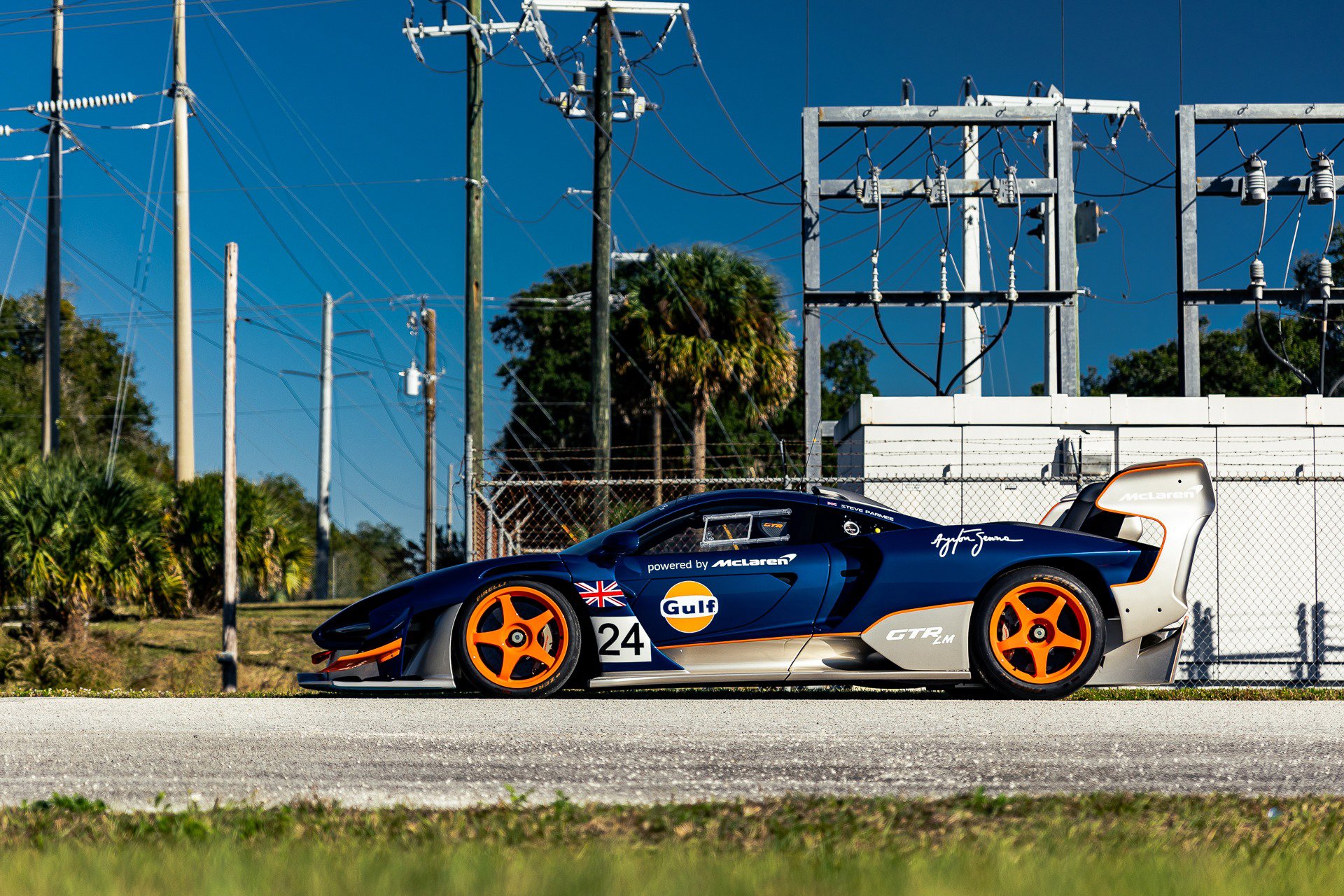 Used 2020 McLaren Senna photo 24