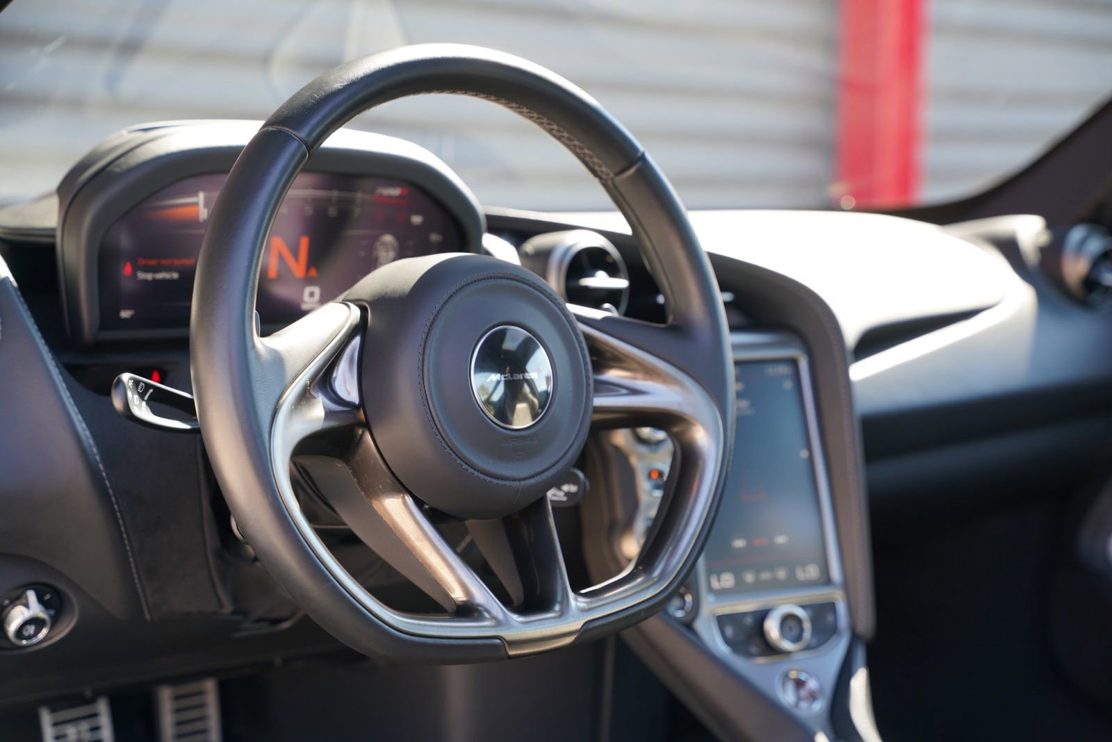 Used 2018 McLaren 720S Luxury photo 13