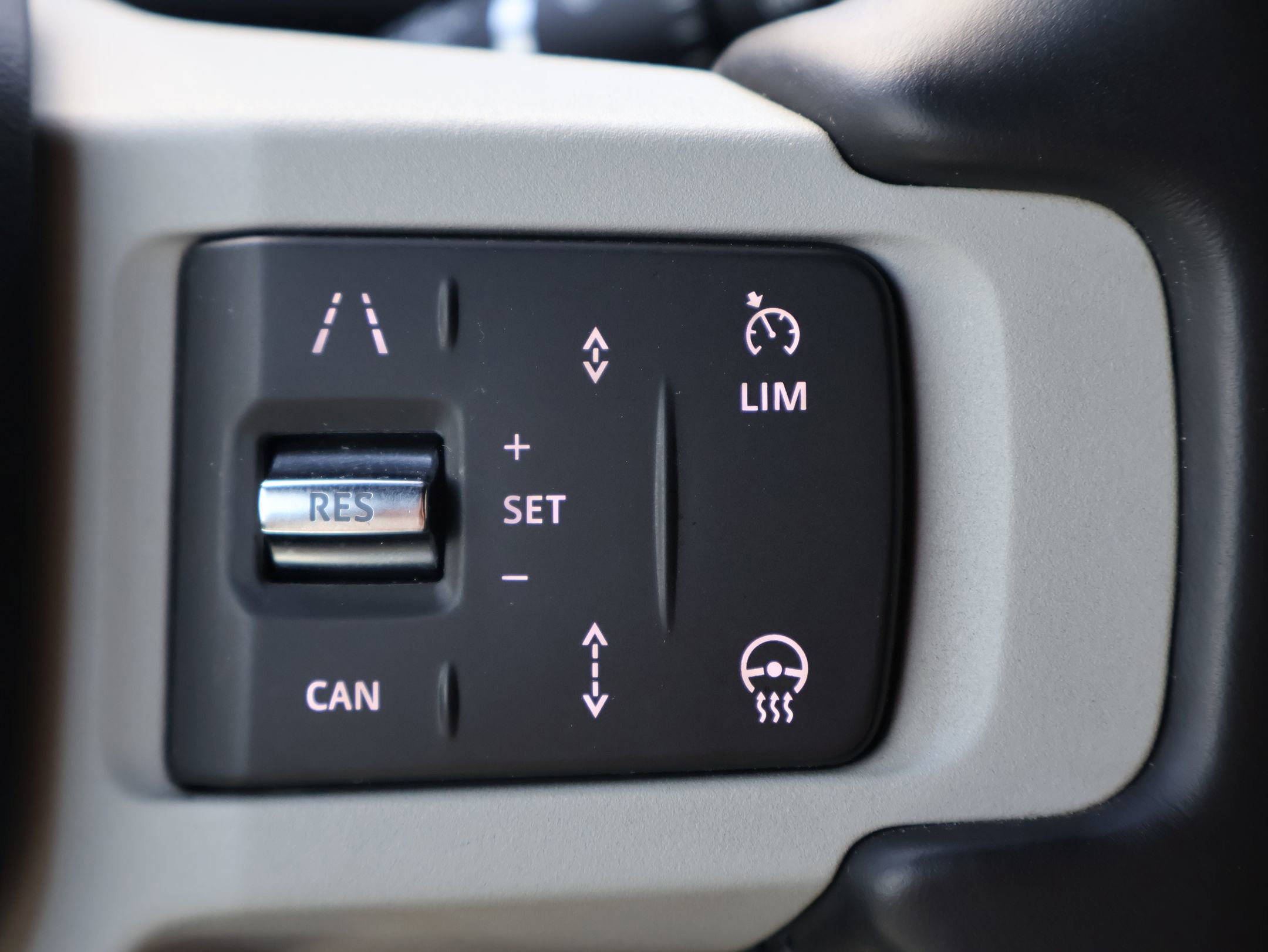 2024 Land Rover Defender 110 X-Dynamic SE