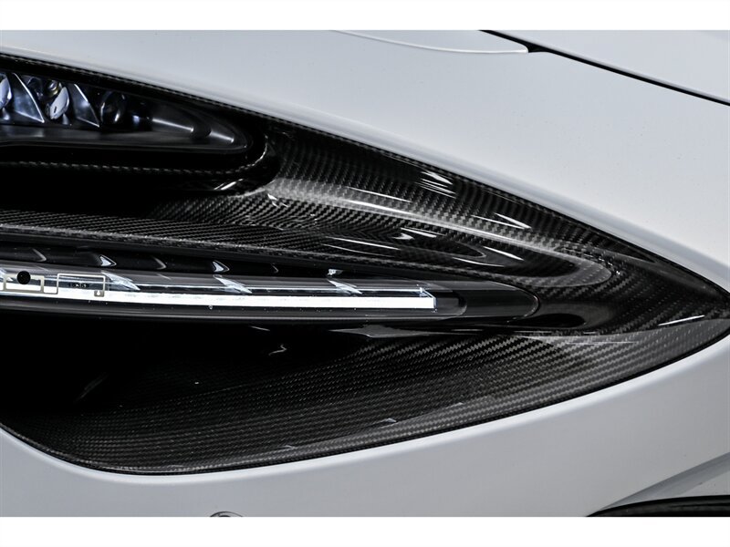 Used 2018 McLaren 720S photo 4