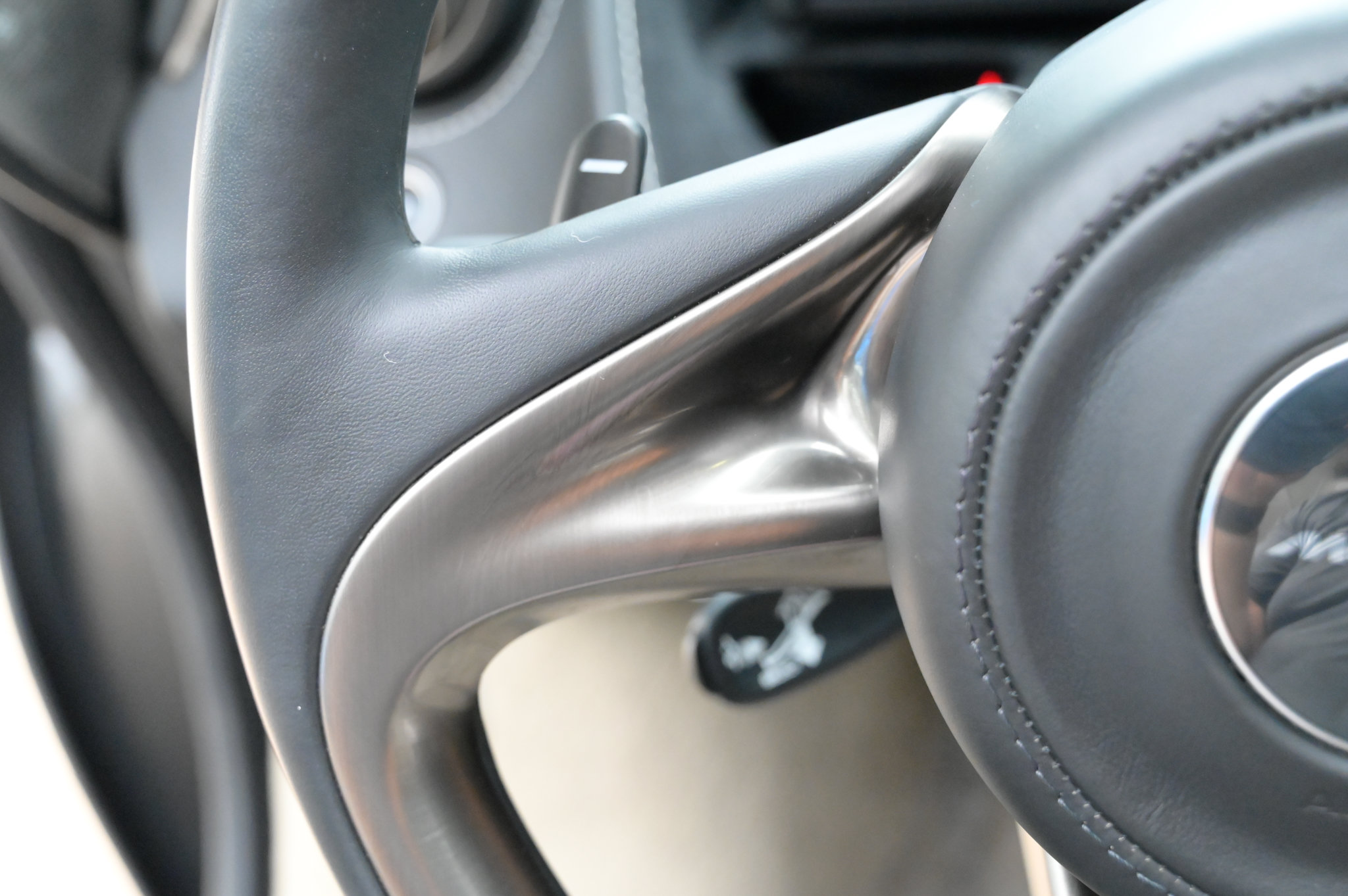 Used 2018 McLaren 720S Luxury photo 24