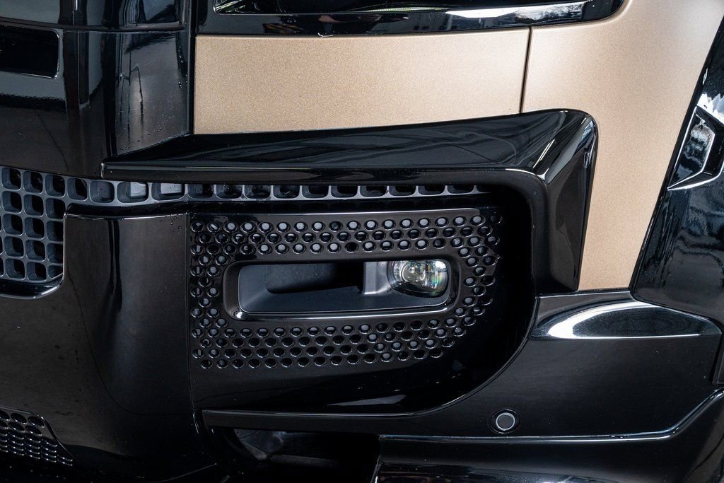 2025 Land Rover Defender 110 X