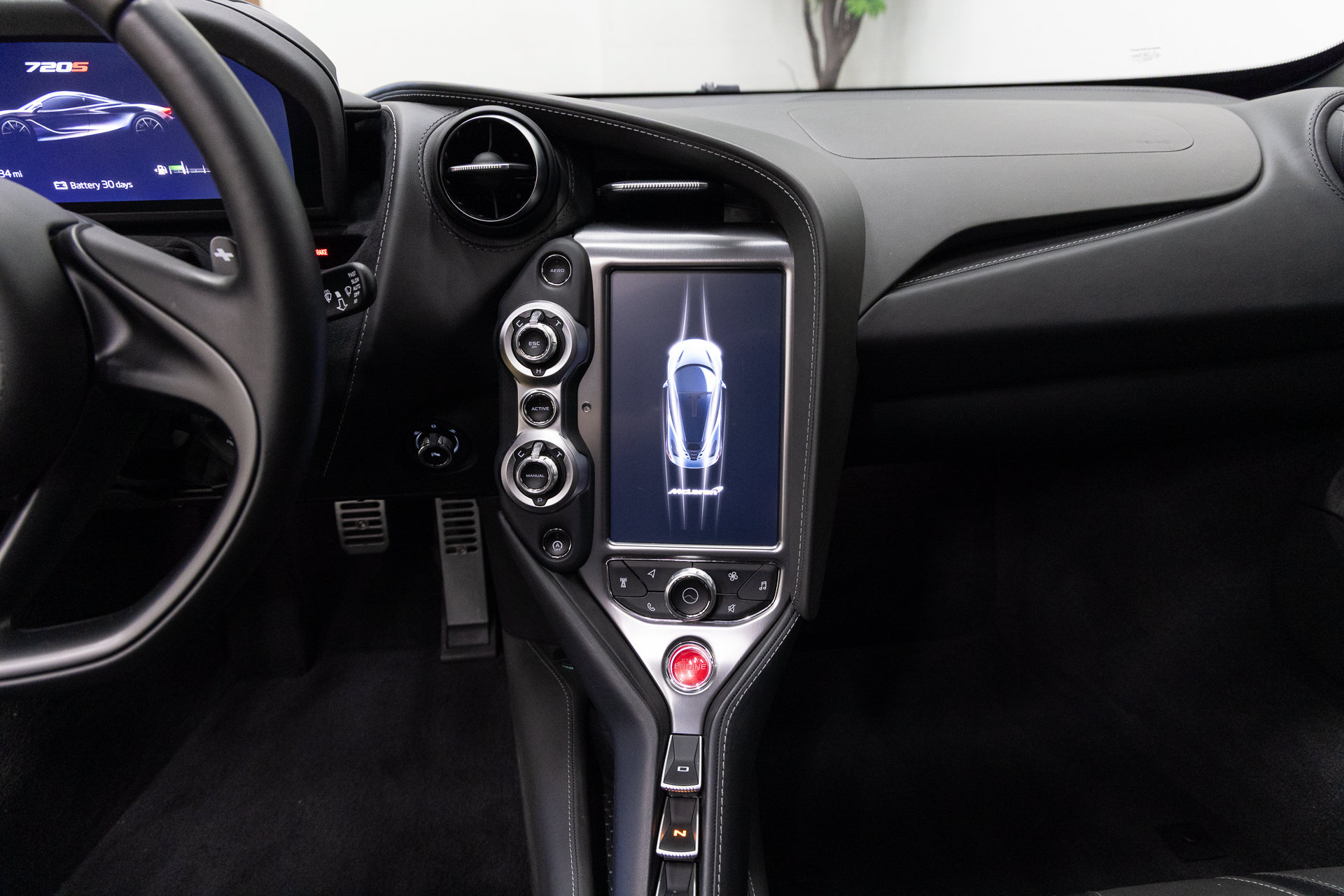 Used 2019 McLaren 720S Luxury photo 15