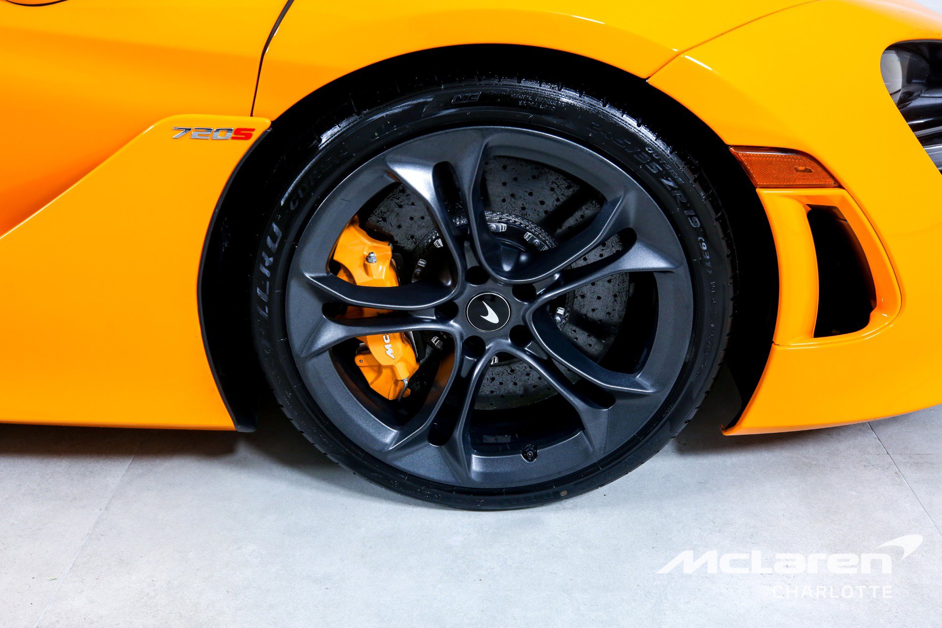 Used 2019 McLaren 720S photo 23