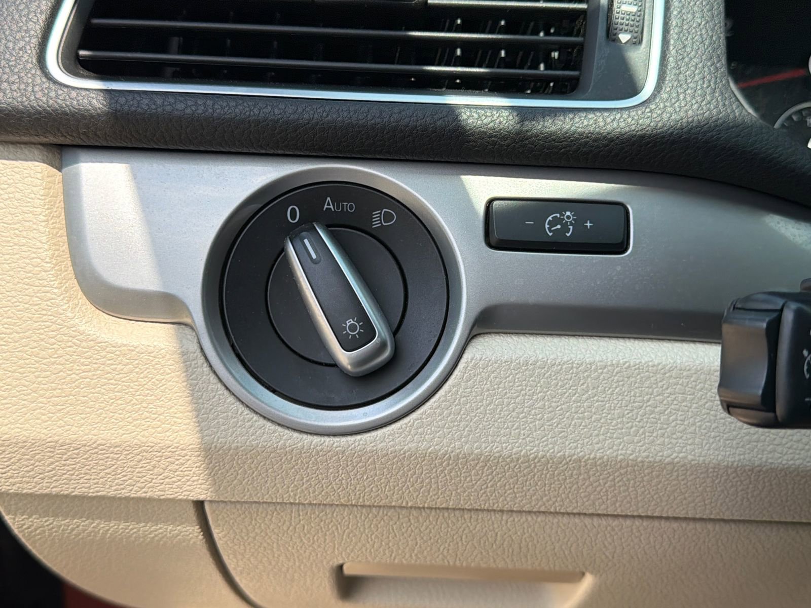 2014 Volkswagen Passat 1.8T Wolfsburg Edition