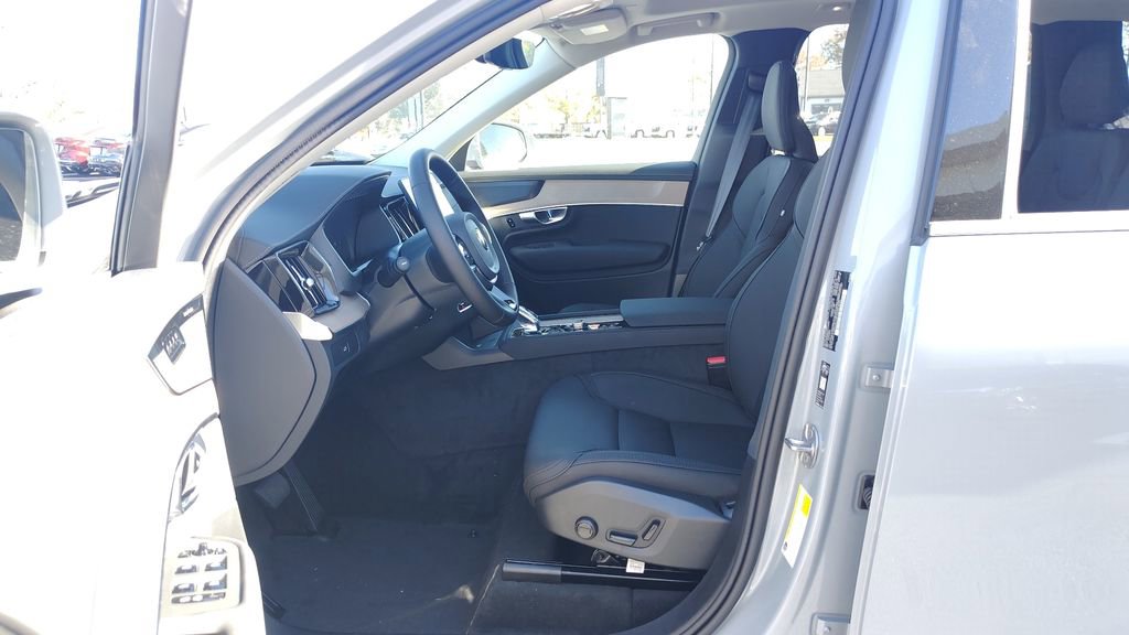 2026 Volvo Xc90 B6 Plus