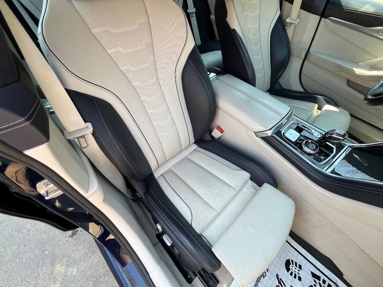 2022 BMW 8 Series Alpina B8 - Photo 13