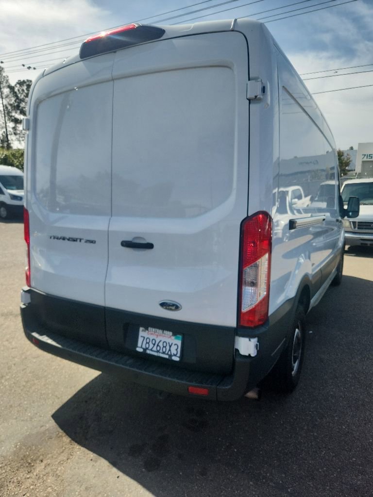 2023 Ford Transit 250 Medium Roof