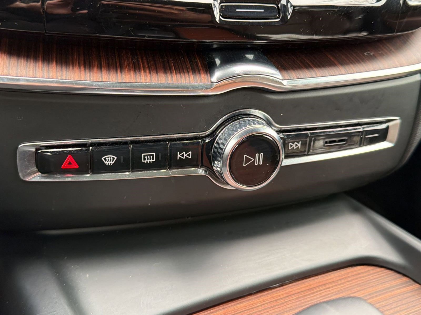 2023 Volvo Xc60 B5 Plus