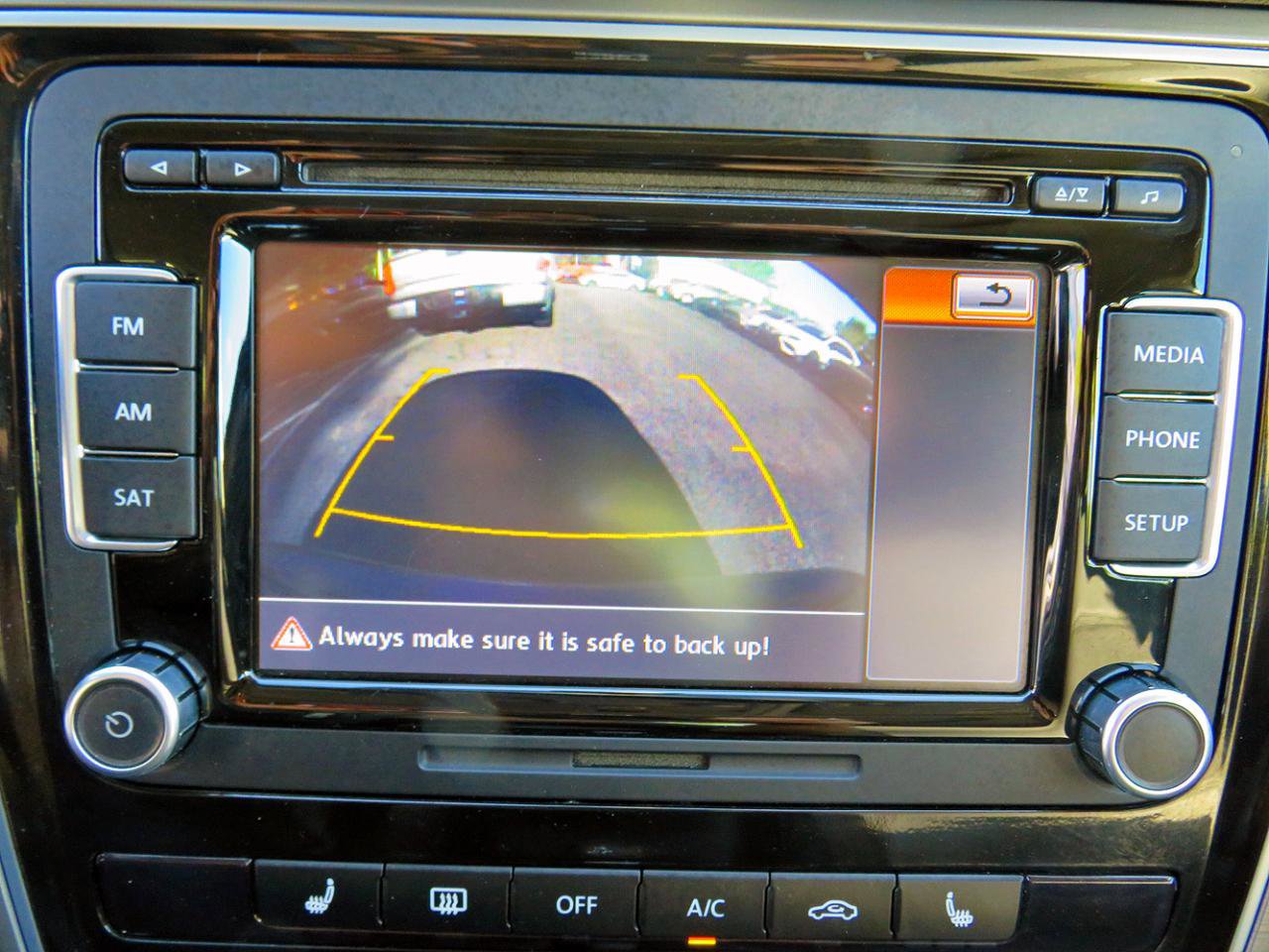 2014 Volkswagen Passat 1.8T SE