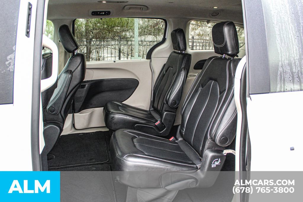 2023 Chrysler Pacifica Touring-L