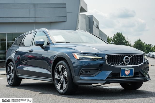 Used 2020 Volvo V60 T5 Cross Country