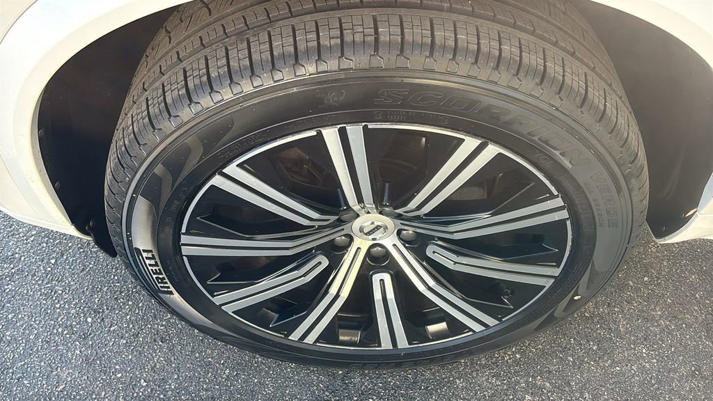 2023 Volvo Xc90 B6 Plus