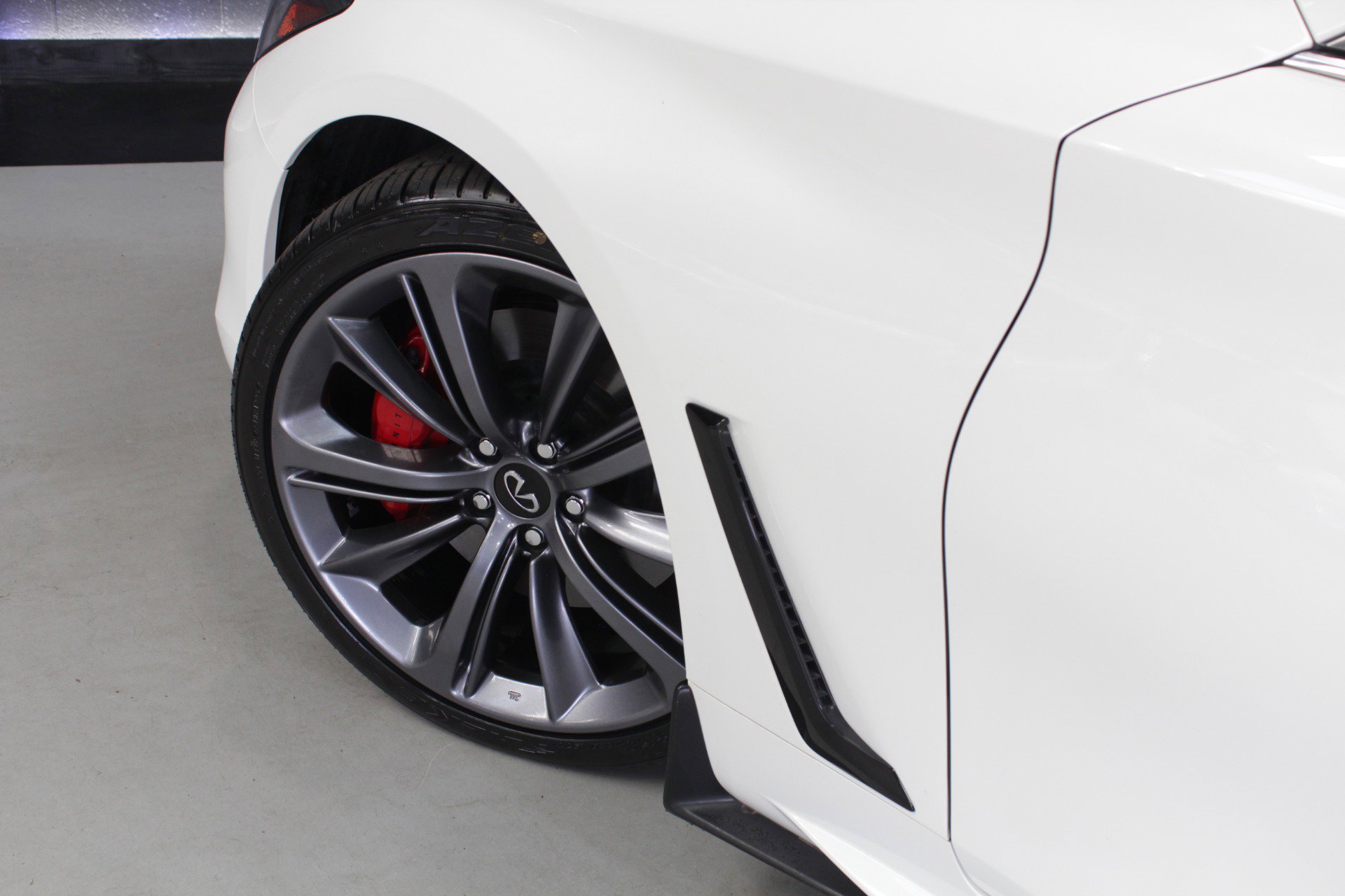 2022 INFINITI Q60 Red Sport 400