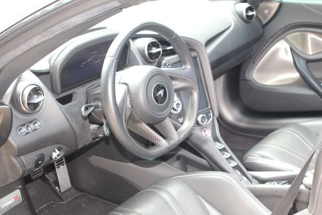 Used 2020 McLaren 720S Spider photo 21