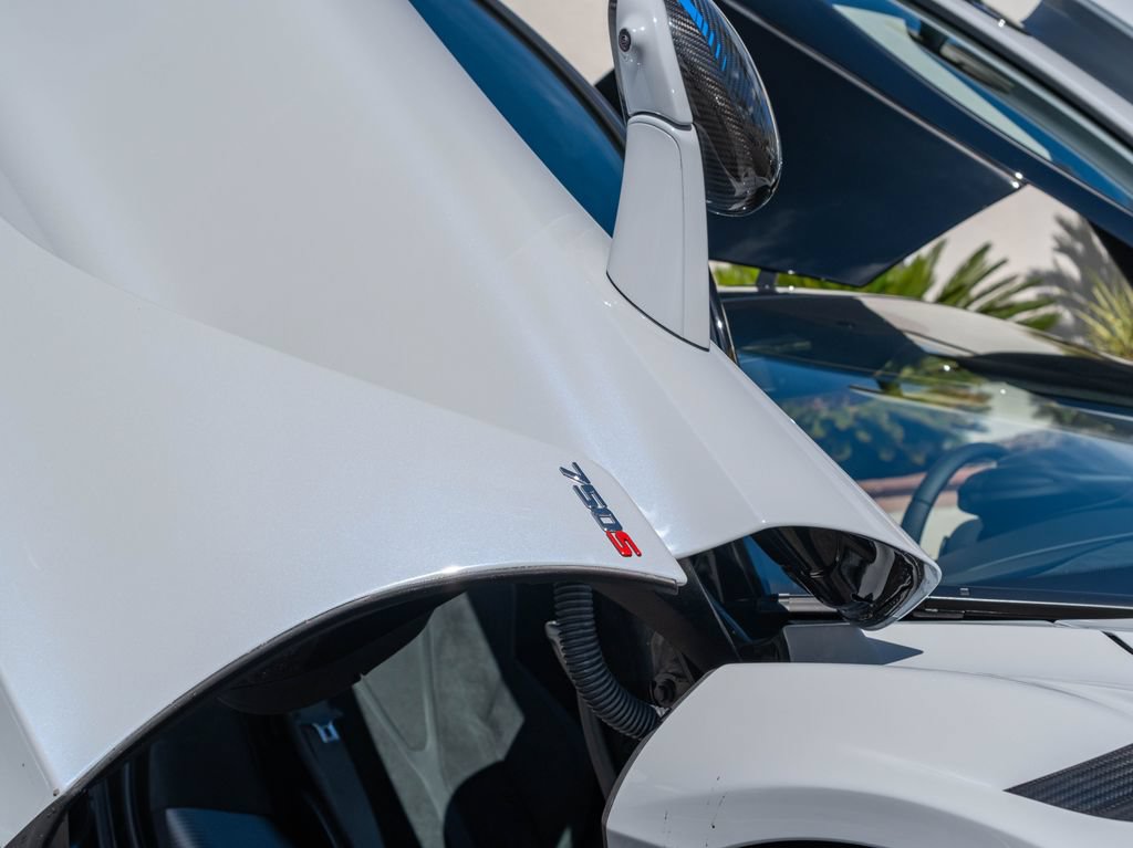 New 2026 McLaren 750S photo 30