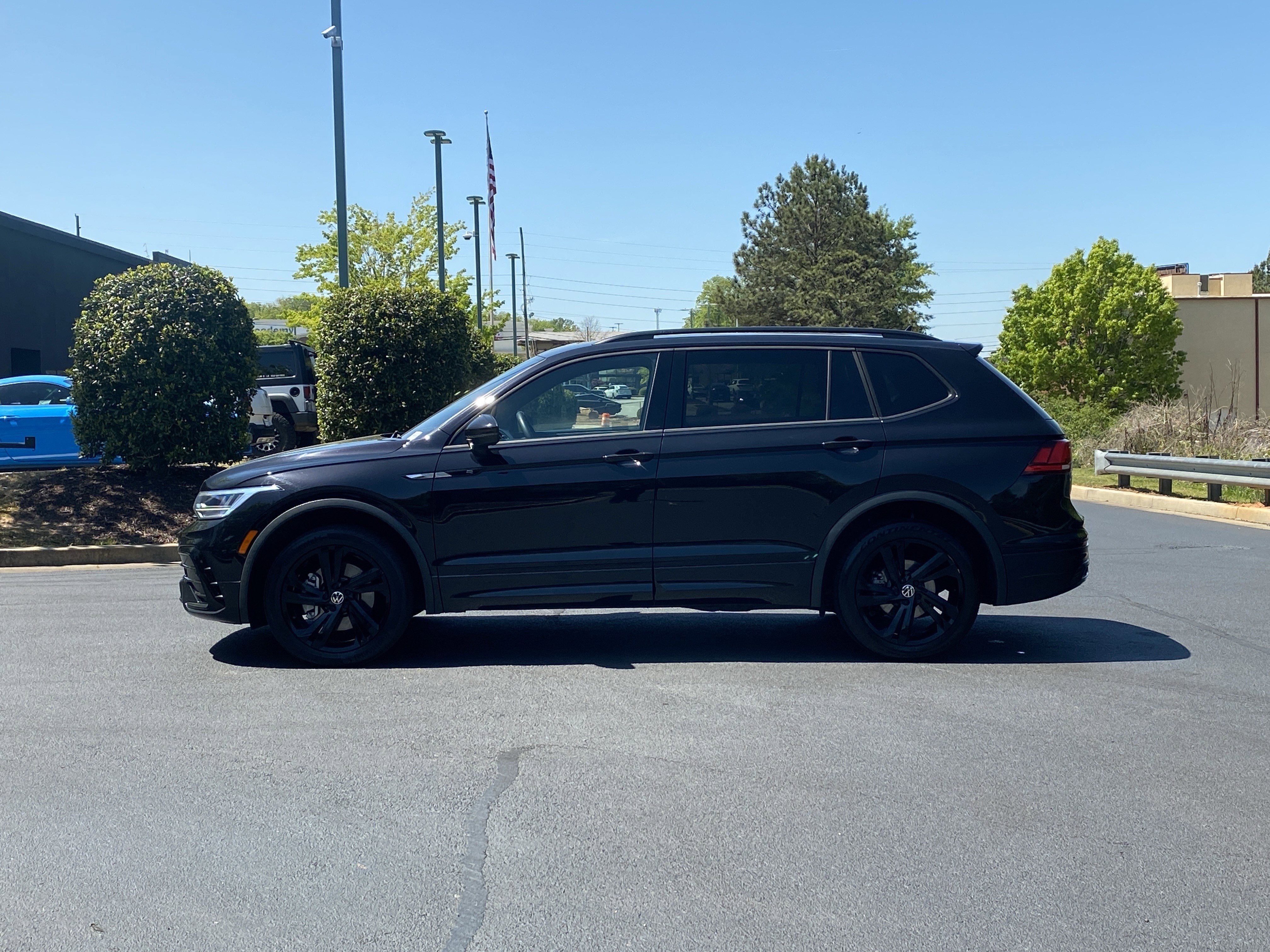 2023 Volkswagen Tiguan SE R-Line