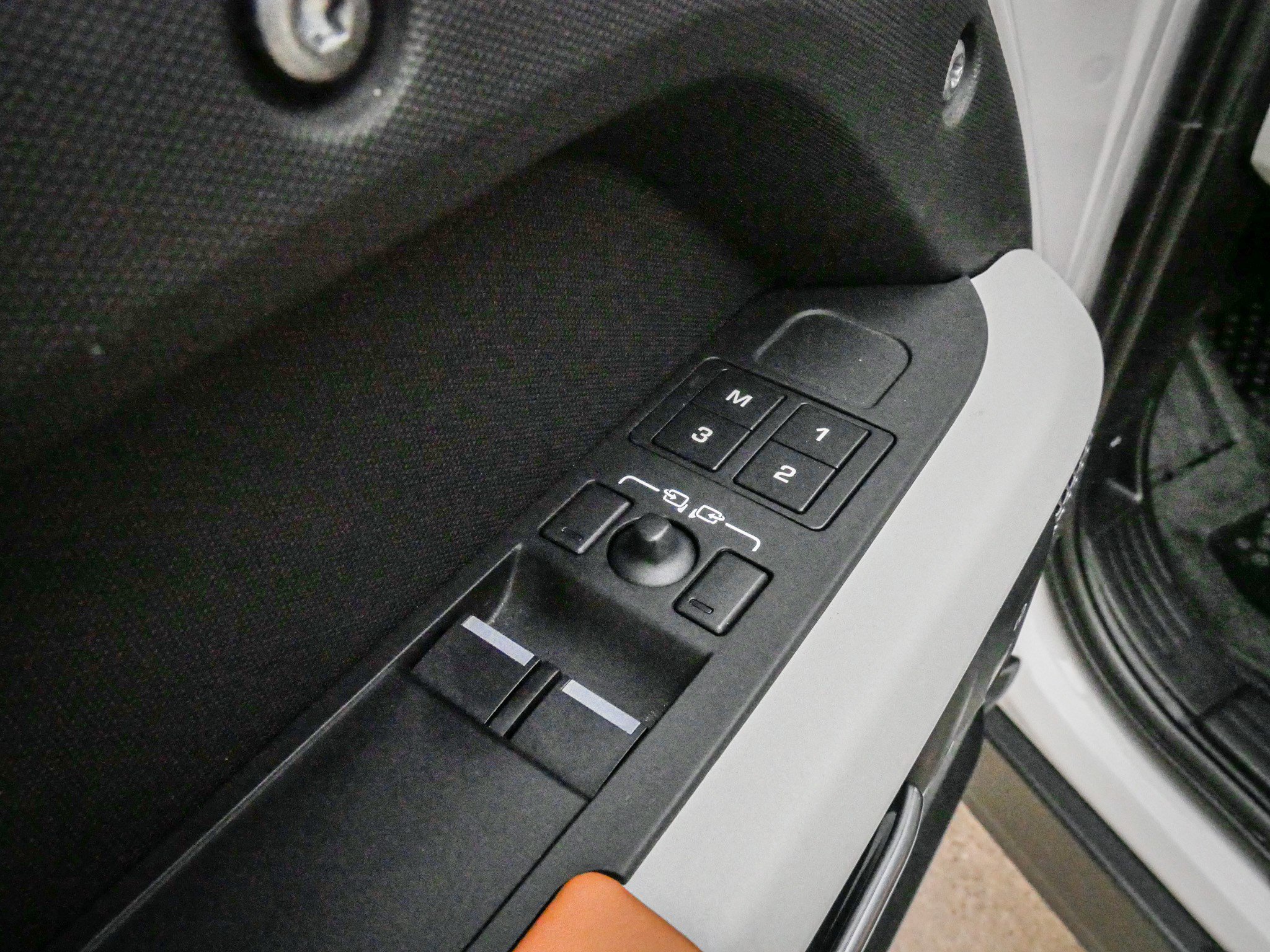 2023 Land Rover Defender 90 X-Dynamic SE