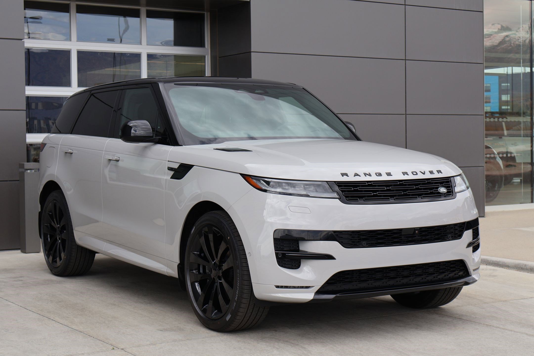 2026 Land Rover Range Rover Sport Dynamic SE