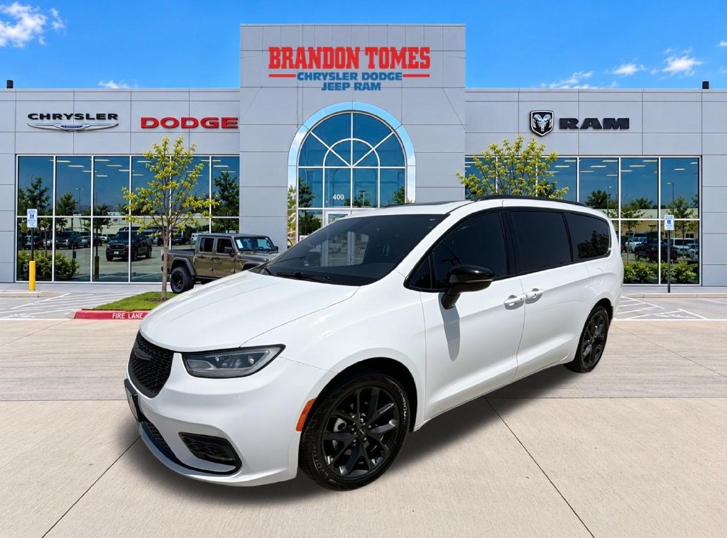 Used 2025 Chrysler Pacifica Limited